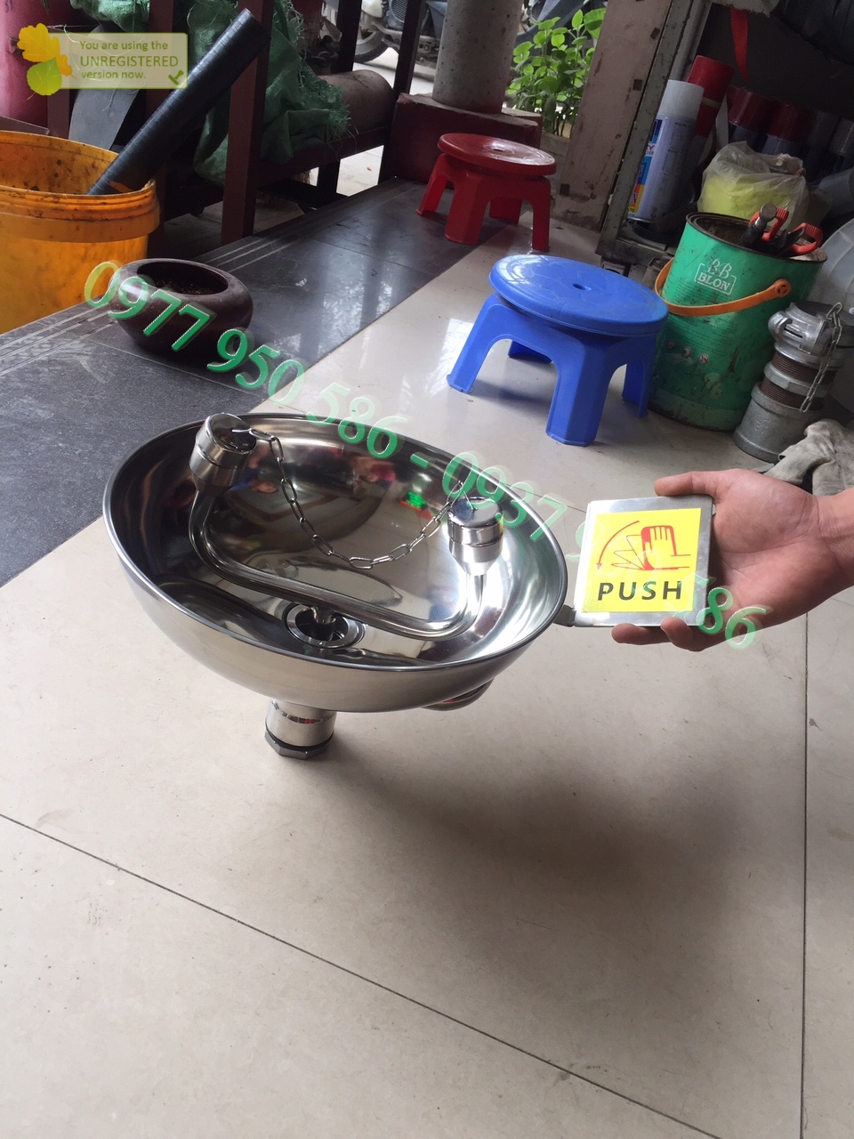 Chậu rửa mắt khẩn cấp chính hãng, chất lượng tốt nhất hiện nay.